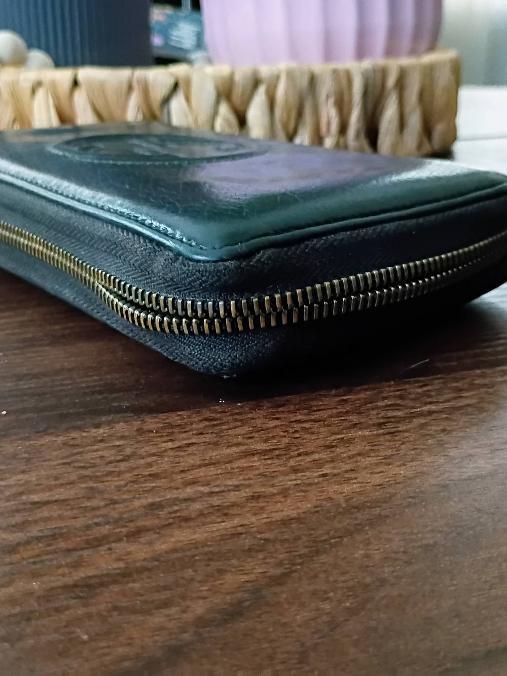 Gucci Soho Black Pebbled Leather Zip Around Wallet Tassel (As-Is) - Picture 12 of 13